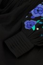 Fabienne Chapot Sort 'Harry' viskose bluse med blå broderte blomster thumbnail
