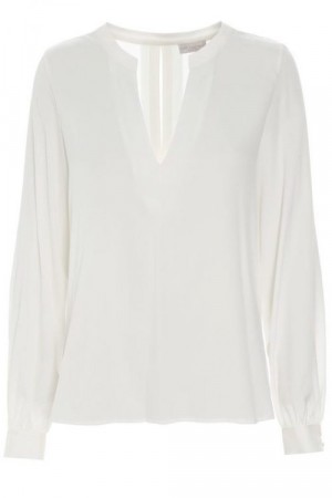 Dea Kudibal 'Marie' ecru silke twill bluse med v-hals
