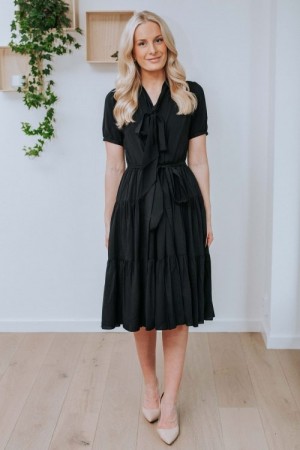Cathrine Hammel Sort 'Bowtie Peplum Midi' Kjole / VIDEO