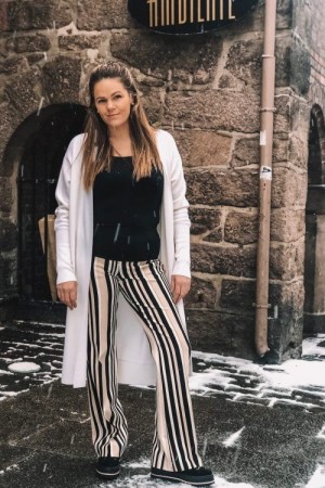 Cathrine Hammel Offwhite lang cardigan med høye splitter