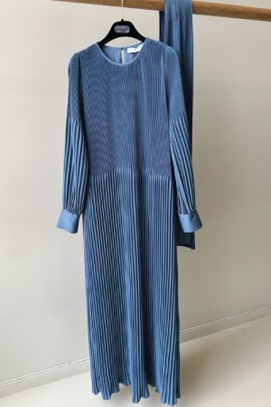 Cathrine Hammel Shiny blue 'Satin Miami long dress' plissert lang kjole med belte