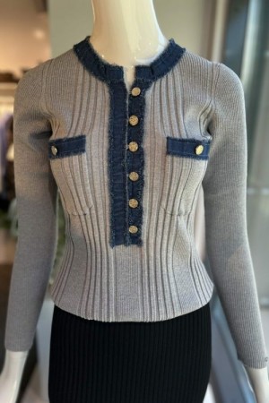 Katrin Uri Grey Melange viskose 'LA Pullover' ribbet topp med jeanskant