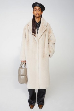 Stand Studio 'Maria Coat' Ecru oversized soft faux fur fuskepels