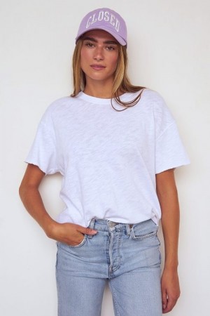 American Vintage Hvit 100% bomull oversized 'Son02fg' t-shirt med råkant og søm bak. Favoritt.