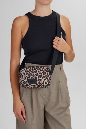 Markberg Leopard 'Less' Leopard Crossbody Veske