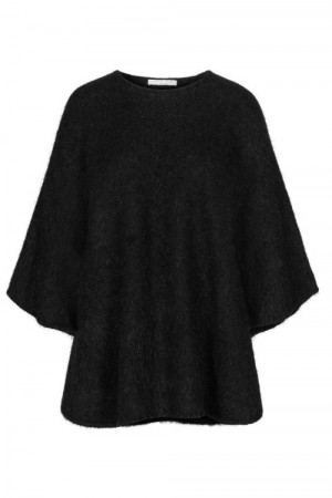 Cathrine Hammel Sort 'Soft demi curvy poncho' i soft mohair