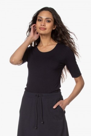 Majestic Filatures Marine viskosetopp med wolfordkant og 3/4 erm