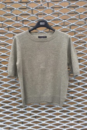 Dear Dharma khakimelert cashmere genser 'Marthe tee' med kort erm