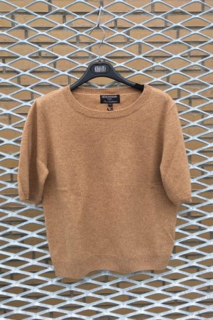 Dear Dharma Camel cashmere genser 'Marthe Tee' med kort erm