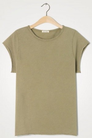 American Vintage Olivengrønn 'Son30t' t-shirt med råkant.