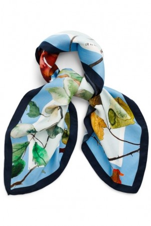 Katrin Uri 'Spring Leaves Sky Silk Scarf' silke halsskjerf 70*70 cm