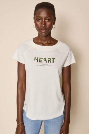 Mos Mosh Ecru 'Leni O-ss Tee Heart' t-shirt i organisk bomull