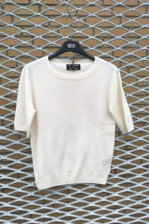 Dear Dharma Hvit cashmere genser 'Marthe Tee' med kort erm