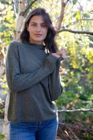 Amuse Olive 100% cashmere 'Martine' tynn genser med ledig turtleneck