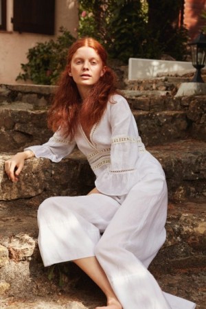 Katrin Uri Hvit 'Belize Linen Blouse' linbluse med engelsk blonde