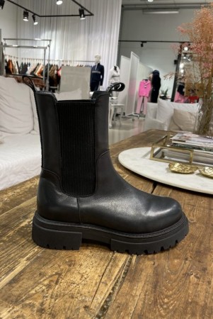 Shoe Biz Sort 'Prima Superlamb' boots med rund tå, rubber såle og FORET med lammeskinn